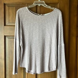Lavender/pink top with zip in back